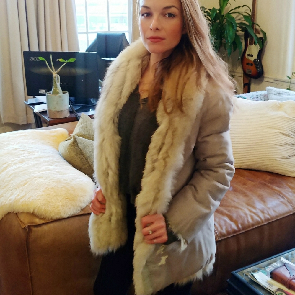 *SOLD* Vintage Fox Fur Coat - Picture 9 of 10